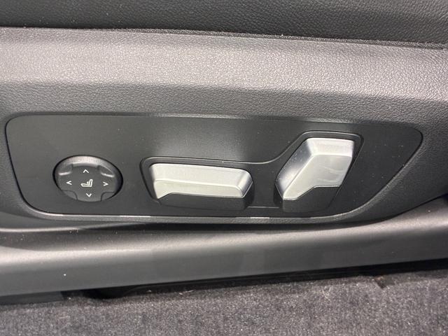 Ｘ３ ｘＤｒｉｖｅ　２０ｄ　全国２年保証　レザーシート　パノラマガラスサンルーフ　フルセグＴＶチューナー　ＬＥＤヘッドライト　１９インチアルミホイール　ＡＣＣ（27枚目）