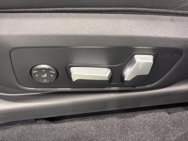 Ｘ３ Ｍ４０ｄ　全国２年保証　レザーシート　パノラマガラスサンルーフ　フルセグＴＶチューナー　ＬＥＤヘッドライト　２０インチアルミホイール　ＡＣＣ（27枚目）