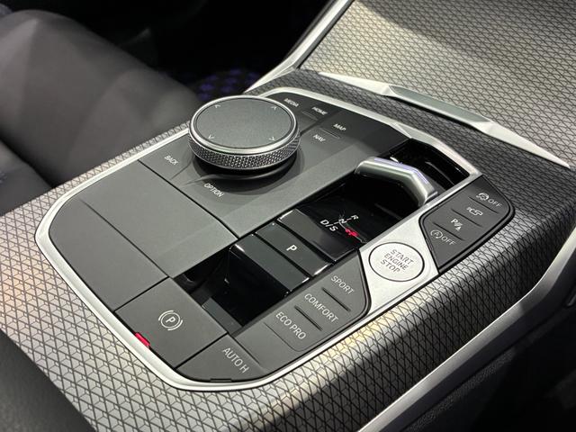 ３シリーズ Ｍ３４０ｉ　ｘＤｒｉｖｅツーリング　全国２年保証　パノラマガラスサンルーフ　レザーシート　フルセグＴＶチューナー　ＬＥＤヘッドライト　１９インチアルミホイール　ＡＣＣ（7枚目）