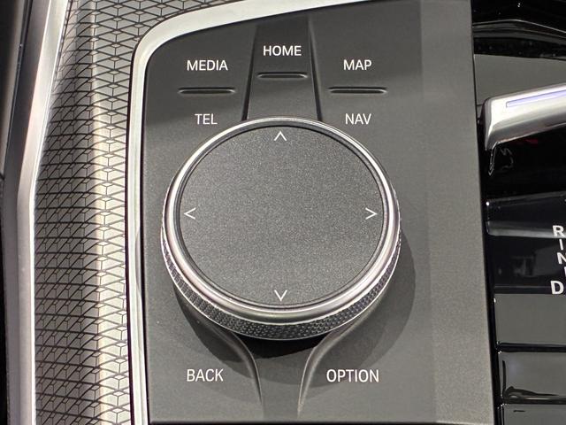 ３シリーズ Ｍ３４０ｉ　ｘＤｒｉｖｅツーリング　全国２年保証　パノラマガラスサンルーフ　レザーシート　フルセグＴＶチューナー　ＬＥＤヘッドライト　１９インチアルミホイール　ＡＣＣ（18枚目）
