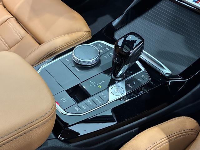 Ｘ３ Ｍ４０ｉ　雹害車両　全国２年保証　パノラマガラスサンルーフ　レザーシート　フルセグＴＶチューナー　ＬＥＤヘッドライト　パワーリアゲート　２０インチアルミホイール　ＡＣＣ（7枚目）
