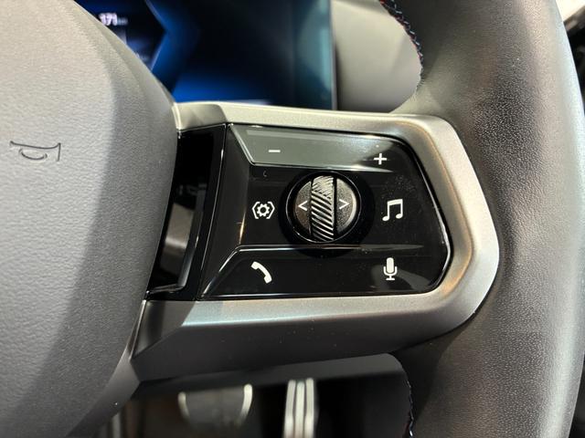 ｉ５ Ｍ６０　ｘＤｒｉｖｅ　全国２年保証　レザーシートフル　セグＴＶチューナー　ＬＥＤヘッドライト　パワーリアゲート　２０インチアルミホイール　ＡＣＣ（12枚目）