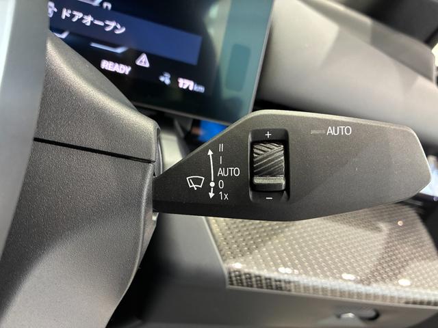 ｉ５ Ｍ６０　ｘＤｒｉｖｅ　全国２年保証　レザーシートフル　セグＴＶチューナー　ＬＥＤヘッドライト　パワーリアゲート　２０インチアルミホイール　ＡＣＣ（17枚目）