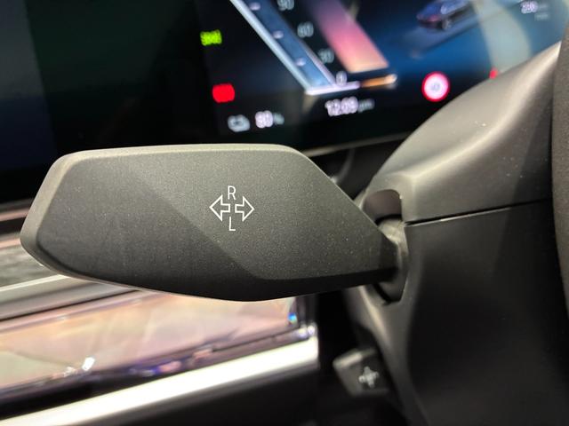 ｉ７ ｘＤｒｉｖｅ　６０　エクセレンス　全国２年保証　スカイラウンジルーフ　レザーシート　フルセグＴＶチューナー　ＬＥＤヘッドライト　後席モニター　２０インチアルミホイール　ＡＣＣ（16枚目）