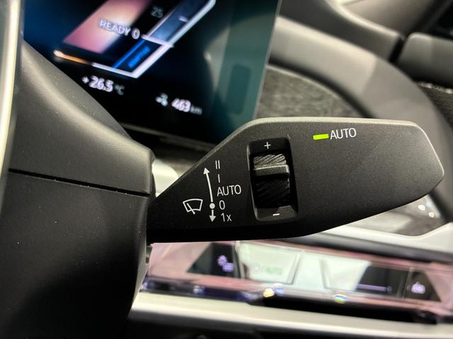 ｉ７ ｘＤｒｉｖｅ　６０　エクセレンス　全国２年保証　スカイラウンジルーフ　レザーシート　フルセグＴＶチューナー　ＬＥＤヘッドライト　後席モニター　２０インチアルミホイール　ＡＣＣ（17枚目）