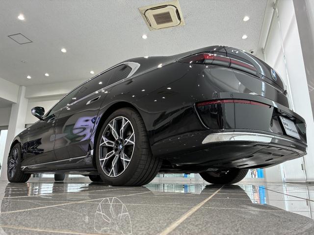 ｉ７ ｘＤｒｉｖｅ　６０　エクセレンス　全国２年保証　スカイラウンジルーフ　レザーシート　フルセグＴＶチューナー　ＬＥＤヘッドライト　後席モニター　２０インチアルミホイール　ＡＣＣ（41枚目）