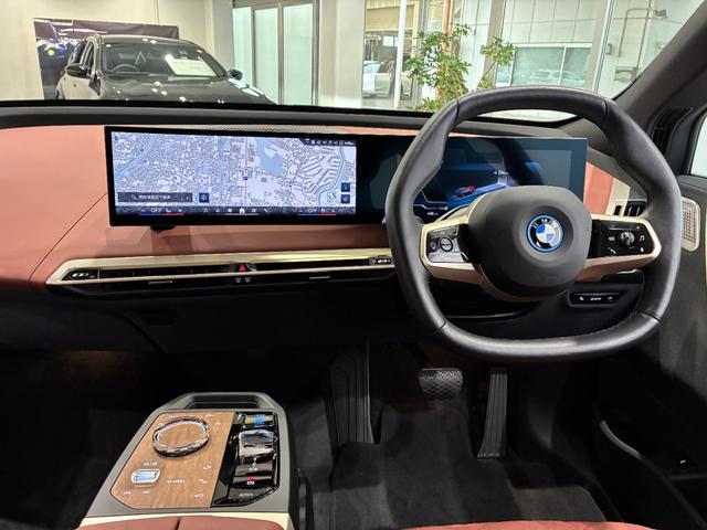 ｉＸ ｘＤｒｉｖｅ　５０　全国２年保証　テクノロジーパッケージ　スカイラウンジルーフ　レザーシート　パワーリアゲート　ＬＥＤヘッドライト　２１インチアルミホイール　ＡＣＣ（2枚目）
