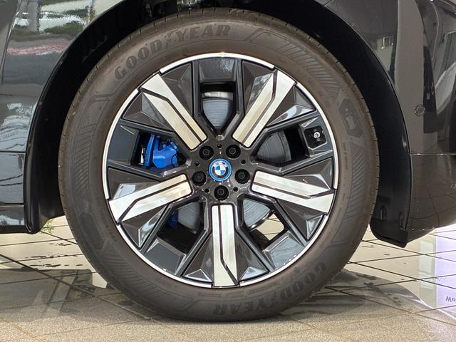 ｉＸ ｘＤｒｉｖｅ　５０　全国２年保証　テクノロジーパッケージ　スカイラウンジルーフ　レザーシート　パワーリアゲート　ＬＥＤヘッドライト　２１インチアルミホイール　ＡＣＣ（6枚目）