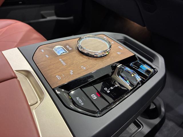 ｉＸ ｘＤｒｉｖｅ　５０　全国２年保証　テクノロジーパッケージ　スカイラウンジルーフ　レザーシート　パワーリアゲート　ＬＥＤヘッドライト　２１インチアルミホイール　ＡＣＣ（7枚目）