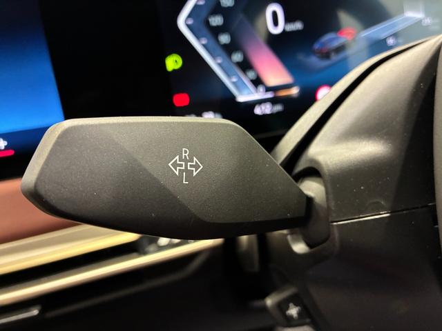 ｉＸ ｘＤｒｉｖｅ　５０　全国２年保証　テクノロジーパッケージ　スカイラウンジルーフ　レザーシート　パワーリアゲート　ＬＥＤヘッドライト　２１インチアルミホイール　ＡＣＣ（16枚目）