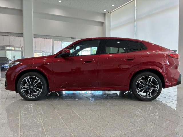 Ｘ２ ｘＤｒｉｖｅ　２０ｉ　Ｍスポーツ　全国２年保証　ガラスサンルーフ　ハーマンカードンスピーカー　レザーシート　ＬＥＤヘッドライト　１９インチアルミホイール　ＡＣＣ　ＥＴＣ（5枚目）