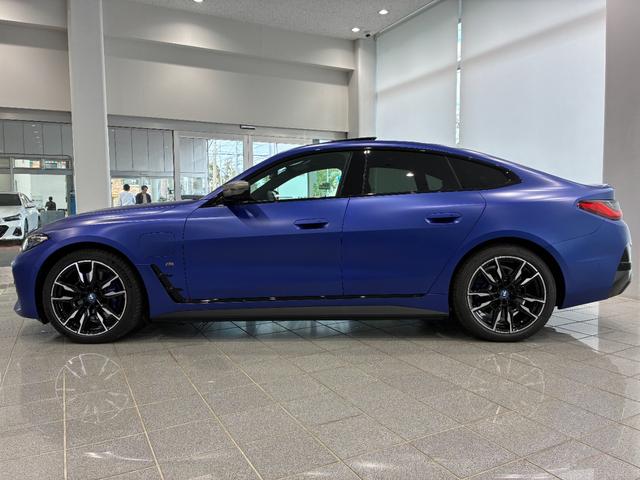 ｉ４ Ｍ５０　ｘＤｒｉｖｅ　全国２年保証　ガラスサンルーフ　レザーシート　フルセグＴＶチューナー　パワーリアゲート　ＬＥＤヘッドライト　１９インチアルミホイール　ＡＣＣ　ＥＴＣ（5枚目）