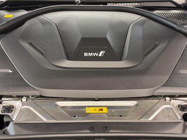 ｉ４ Ｍ５０　ｘＤｒｉｖｅ　全国２年保証　ガラスサンルーフ　レザーシート　フルセグＴＶチューナー　パワーリアゲート　ＬＥＤヘッドライト　１９インチアルミホイール　ＡＣＣ　ＥＴＣ（13枚目）