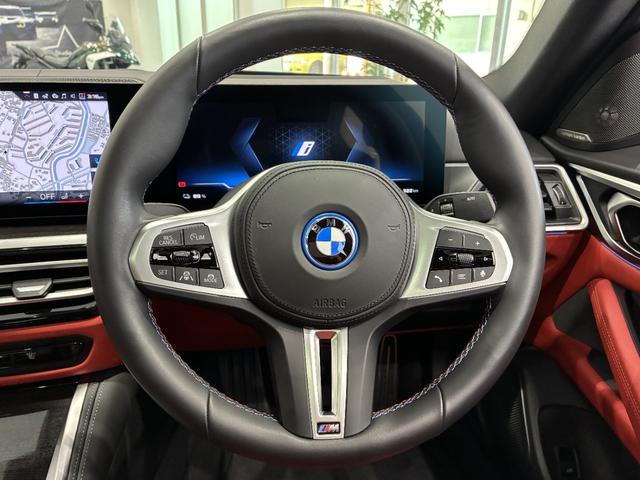 ｉ４ Ｍ５０　ｘＤｒｉｖｅ　全国２年保証　ガラスサンルーフ　レザーシート　フルセグＴＶチューナー　パワーリアゲート　ＬＥＤヘッドライト　１９インチアルミホイール　ＡＣＣ　ＥＴＣ（14枚目）