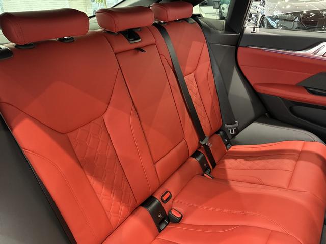 ｉ４ Ｍ５０　ｘＤｒｉｖｅ　全国２年保証　ガラスサンルーフ　レザーシート　フルセグＴＶチューナー　パワーリアゲート　ＬＥＤヘッドライト　１９インチアルミホイール　ＡＣＣ　ＥＴＣ（22枚目）