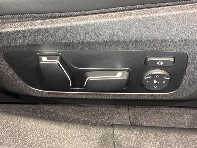 ｉ４ Ｍ５０　ｘＤｒｉｖｅ　全国２年保証　ガラスサンルーフ　レザーシート　フルセグＴＶチューナー　パワーリアゲート　ＬＥＤヘッドライト　１９インチアルミホイール　ＡＣＣ　ＥＴＣ（26枚目）