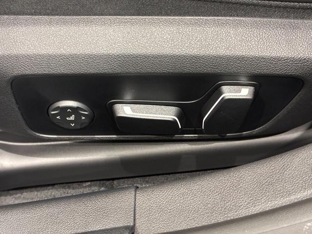 ｉ４ Ｍ５０　ｘＤｒｉｖｅ　全国２年保証　ガラスサンルーフ　レザーシート　フルセグＴＶチューナー　パワーリアゲート　ＬＥＤヘッドライト　１９インチアルミホイール　ＡＣＣ　ＥＴＣ（27枚目）