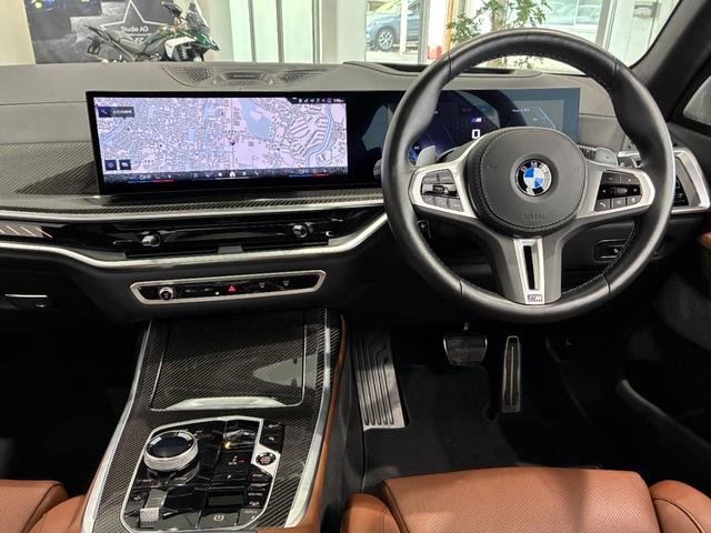 Ｘ７ Ｍ６０ｉ　ｘＤｒｉｖｅ　全国２年保証　３列シート　パノラマガラスサンルーフ　レザーシート　　　フルセグＴＶチューナー　パワーリアゲート　ＬＥＤヘッドライト　　２２インチアルミホイール　ＡＣＣ　ＥＴＣ（2枚目）