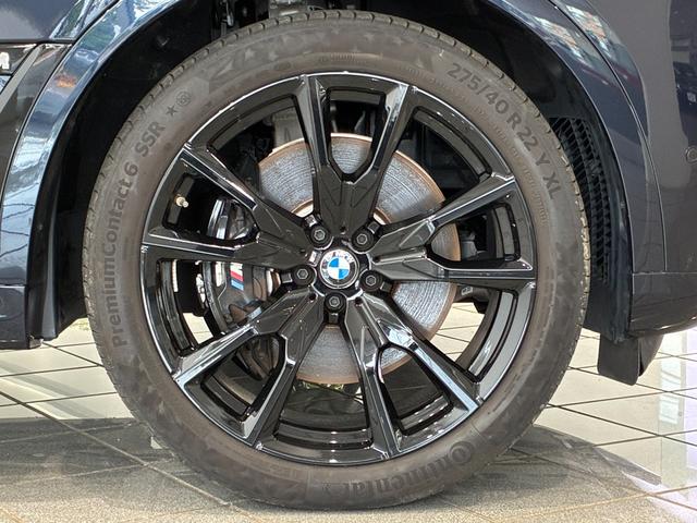Ｘ７ Ｍ６０ｉ　ｘＤｒｉｖｅ　全国２年保証　３列シート　パノラマガラスサンルーフ　レザーシート　　　フルセグＴＶチューナー　パワーリアゲート　ＬＥＤヘッドライト　　２２インチアルミホイール　ＡＣＣ　ＥＴＣ（6枚目）