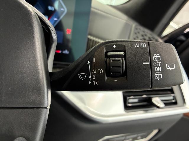 Ｘ７ Ｍ６０ｉ　ｘＤｒｉｖｅ　全国２年保証　３列シート　パノラマガラスサンルーフ　レザーシート　　　フルセグＴＶチューナー　パワーリアゲート　ＬＥＤヘッドライト　　２２インチアルミホイール　ＡＣＣ　ＥＴＣ（17枚目）