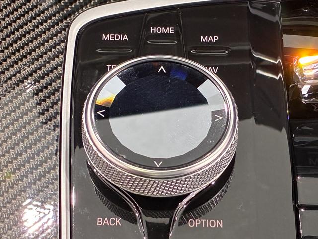 Ｘ７ Ｍ６０ｉ　ｘＤｒｉｖｅ　全国２年保証　３列シート　パノラマガラスサンルーフ　レザーシート　　　フルセグＴＶチューナー　パワーリアゲート　ＬＥＤヘッドライト　　２２インチアルミホイール　ＡＣＣ　ＥＴＣ（18枚目）