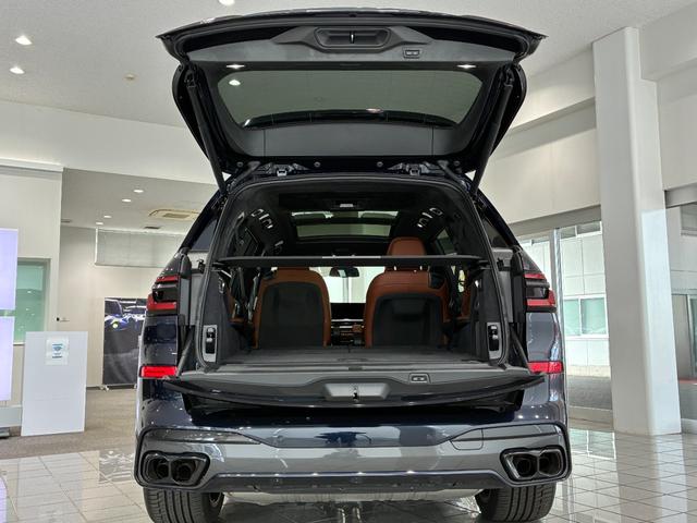 Ｘ７ Ｍ６０ｉ　ｘＤｒｉｖｅ　全国２年保証　３列シート　パノラマガラスサンルーフ　レザーシート　　　フルセグＴＶチューナー　パワーリアゲート　ＬＥＤヘッドライト　　２２インチアルミホイール　ＡＣＣ　ＥＴＣ（39枚目）