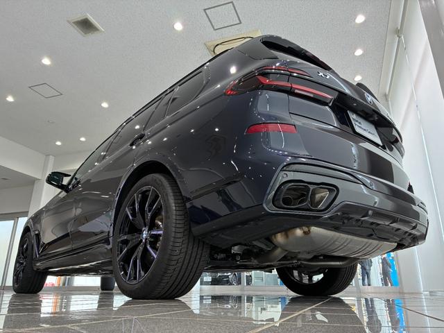 Ｘ７ Ｍ６０ｉ　ｘＤｒｉｖｅ　全国２年保証　３列シート　パノラマガラスサンルーフ　レザーシート　　　フルセグＴＶチューナー　パワーリアゲート　ＬＥＤヘッドライト　　２２インチアルミホイール　ＡＣＣ　ＥＴＣ（41枚目）