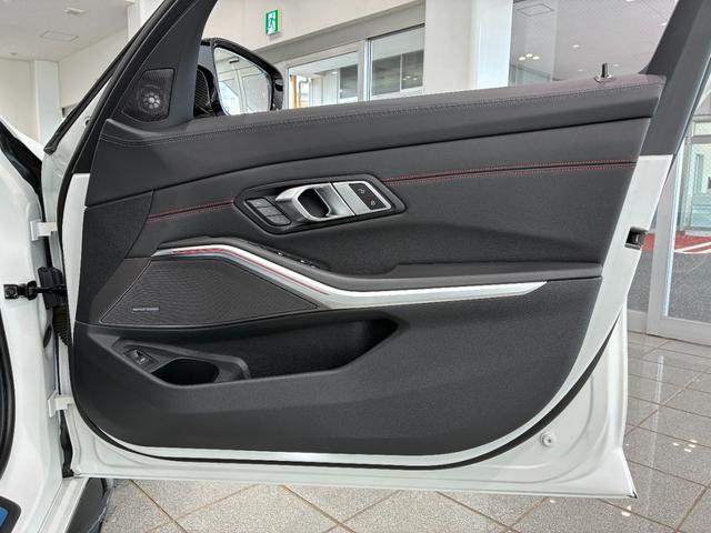 M3 M3 CS 全国2年保証 日本限定30台 レザーシート フルセグTVチューナー LEDヘッドライト 19 20インチアルミホイール カーボンシート ACC ETC(32枚目)