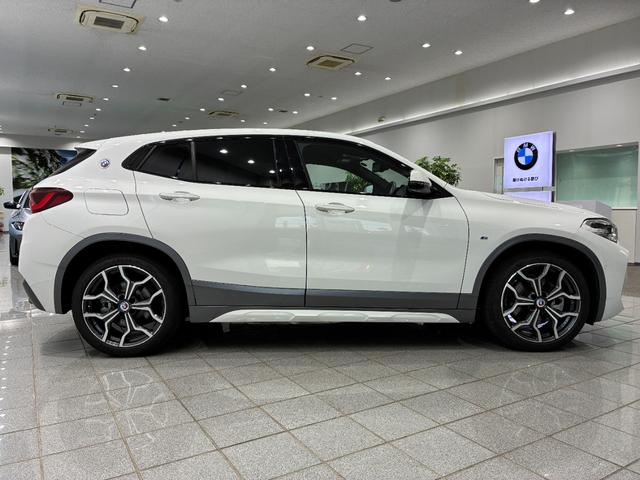 Ｘ２ ｘＤｒｉｖｅ　２０ｄ　ＭスポーツＸ　全国２年保証　ハーフレザーシート　フルセグＴＶチューナー　パワーリアゲート　ＬＥＤヘッドライト　１９インチアルミホイール　ＡＣＣ　ＥＴＣ（4枚目）