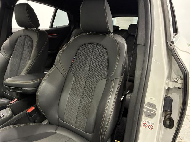 Ｘ２ ｘＤｒｉｖｅ　２０ｄ　ＭスポーツＸ　全国２年保証　ハーフレザーシート　フルセグＴＶチューナー　パワーリアゲート　ＬＥＤヘッドライト　１９インチアルミホイール　ＡＣＣ　ＥＴＣ（24枚目）