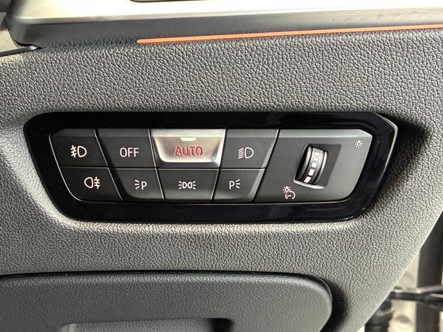 ３シリーズ ３２０ｄ　ｘＤｒｉｖｅ　Ｍスポーツ　ハーフレザーシート　パワーリアゲート　ＬＥＤヘッドライト　１９インチアルミホイール　ＡＣＣ　ＥＴＣ（15枚目）