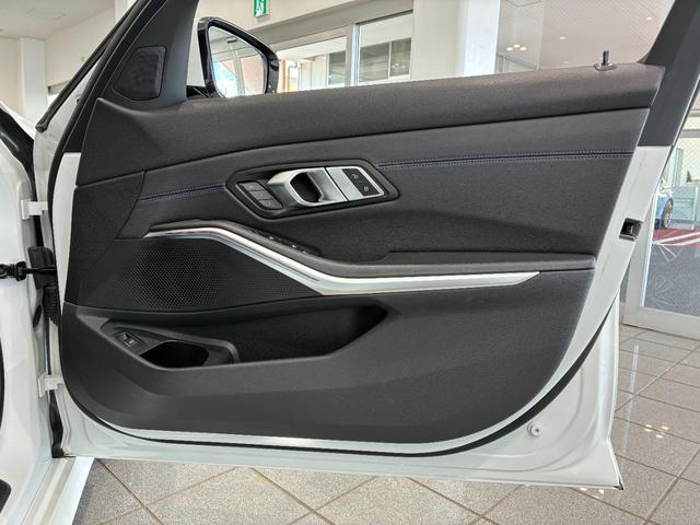 ３シリーズ ３２０ｄ　ｘＤｒｉｖｅ　Ｍスポーツ　ハーフレザーシート　パワーリアゲート　ＬＥＤヘッドライト　１９インチアルミホイール　ＡＣＣ　ＥＴＣ（31枚目）