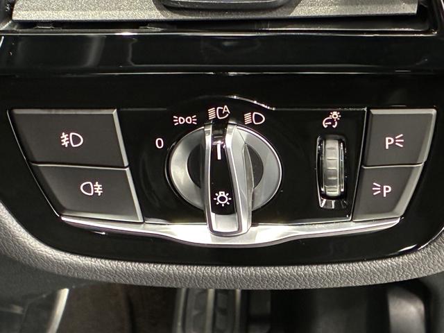 ＬＥＤライトは太陽光の特性に近く優れた視認性を発揮します。光軸調整も自動で行います。