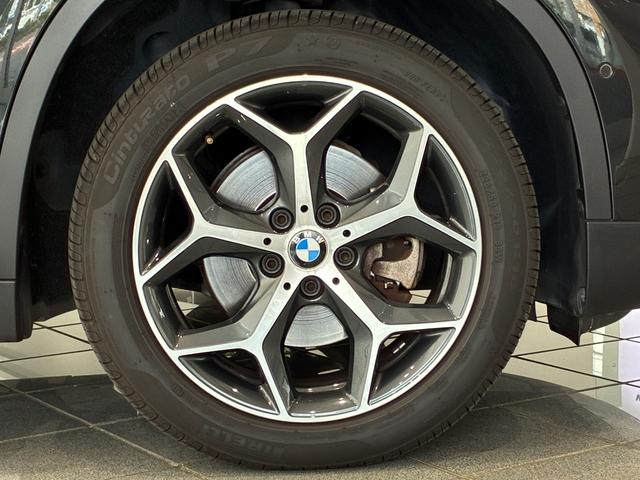 Ｘ１ ｓＤｒｉｖｅ　１８ｉ　ｘライン　レザーシート　パワーリアゲート　ＬＥＤヘッドライト　１８インチアルミホイール　ＥＴＣ（6枚目）