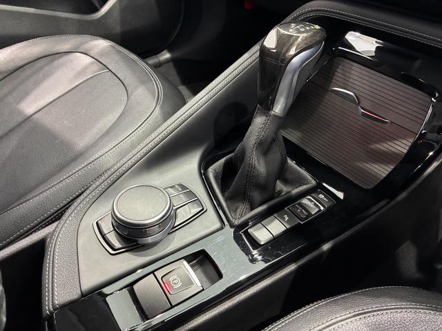 Ｘ１ ｓＤｒｉｖｅ　１８ｉ　ｘライン　レザーシート　パワーリアゲート　ＬＥＤヘッドライト　１８インチアルミホイール　ＥＴＣ（7枚目）