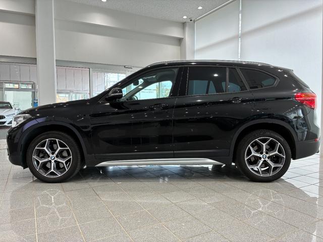 Ｘ１ 　レザーシート　パワーリアゲート　ＬＥＤヘッドライト　１８インチアルミホイール　ＡＣＣ　ＥＴＣ（5枚目）