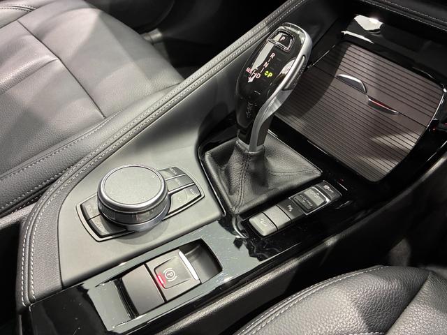 Ｘ１ 　レザーシート　パワーリアゲート　ＬＥＤヘッドライト　１８インチアルミホイール　ＡＣＣ　ＥＴＣ（7枚目）