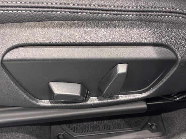 Ｘ１ 　レザーシート　パワーリアゲート　ＬＥＤヘッドライト　１８インチアルミホイール　ＡＣＣ　ＥＴＣ（27枚目）