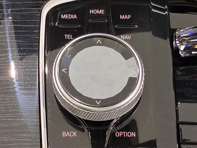 Ｘ７ ｘＤｒｉｖｅ　４０ｄ　Ｍスポーツ　全国２年保証　パノラマガラスサンルーフ　レザーシート　フルセグＴＶチューナー　パワーリアゲート　ＬＥＤヘッドライト　２２インチアルミホイール　ＡＣＣ　ＥＴＣ（18枚目）