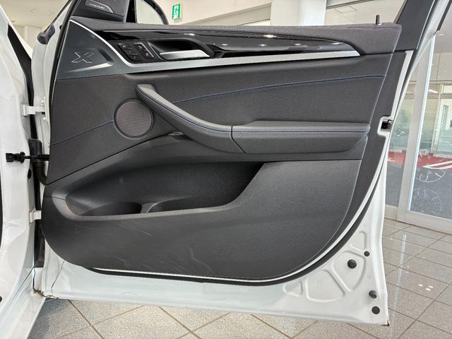 Ｘ３ Ｍ４０ｄ　全国２年保証　レザーシート　フルセグＴＶチューナー　パワーリアゲート　ＬＥＤヘッドライト　２１インチアルミホイールＡＣＣ　ＥＴＣ（31枚目）