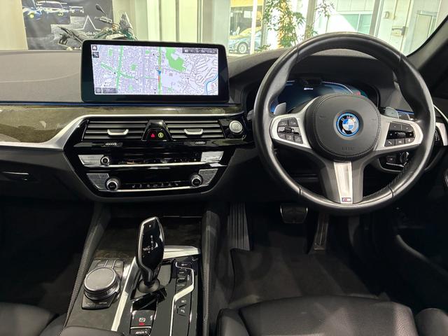 ５シリーズ ５３０ｅ　Ｍスポーツ　全国２年保証　レザーシート　フルセグＴＶチューナー　ヘッドアップディスプレイ　ＬＥＤヘッドライト　１９インチアルミホイール　ＡＣＣ　ＥＴＣ（2枚目）