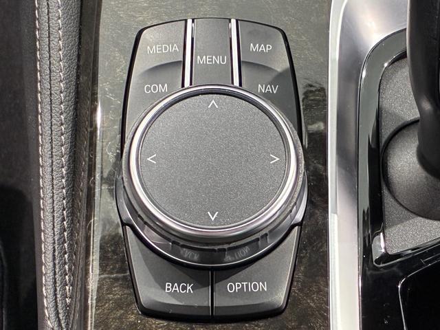 ５シリーズ ５３０ｅ　Ｍスポーツ　全国２年保証　レザーシート　フルセグＴＶチューナー　ヘッドアップディスプレイ　ＬＥＤヘッドライト　１９インチアルミホイール　ＡＣＣ　ＥＴＣ（18枚目）