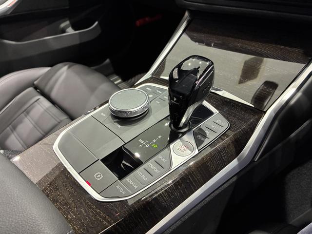 ３シリーズ ３３０ｉ　Ｍスポーツ　ファストトラックＰ　レザーシート　フルセグＴＶチューナー　パワーリアゲート　ＬＥＤヘッドライト　１９インチアルミホイール　ＡＣＣ　ＥＴＣ（7枚目）