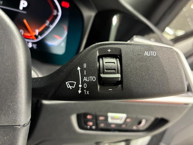 ３シリーズ ３３０ｉ　Ｍスポーツ　ファストトラックＰ　レザーシート　フルセグＴＶチューナー　パワーリアゲート　ＬＥＤヘッドライト　１９インチアルミホイール　ＡＣＣ　ＥＴＣ（17枚目）