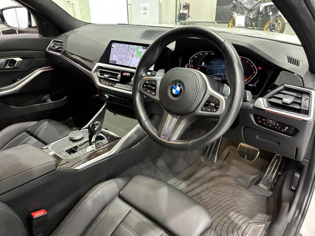 ３シリーズ ３３０ｉ　Ｍスポーツ　ファストトラックＰ　レザーシート　フルセグＴＶチューナー　パワーリアゲート　ＬＥＤヘッドライト　１９インチアルミホイール　ＡＣＣ　ＥＴＣ（21枚目）