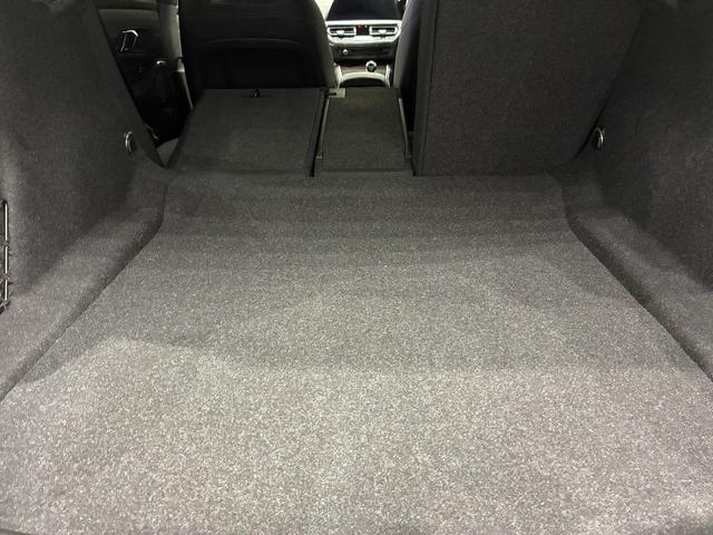 ３シリーズ ３３０ｉ　Ｍスポーツ　ファストトラックＰ　レザーシート　フルセグＴＶチューナー　パワーリアゲート　ＬＥＤヘッドライト　１９インチアルミホイール　ＡＣＣ　ＥＴＣ（37枚目）