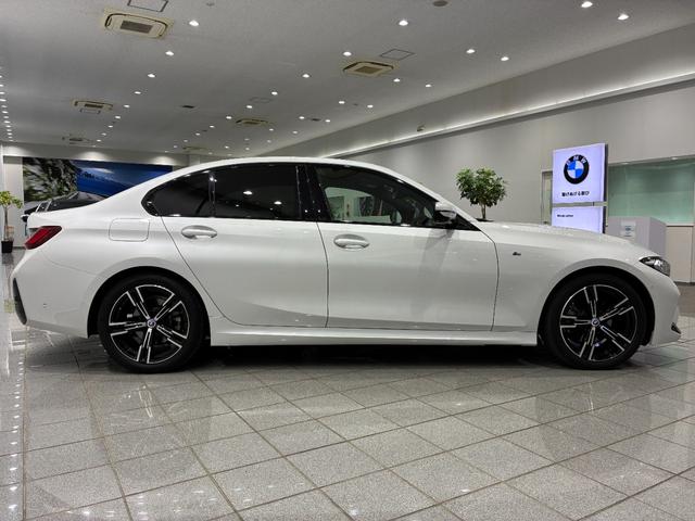 3シリーズ 320d xDrive Mスポーツ 全国2年保証 レザーシートパワーリアゲート LEDヘッドライト 18インチアルミホイール ACC ETC(4枚目)