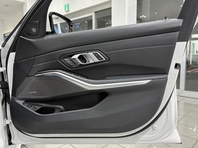 3シリーズ 320d xDrive Mスポーツ 全国2年保証 レザーシートパワーリアゲート LEDヘッドライト 18インチアルミホイール ACC ETC(31枚目)