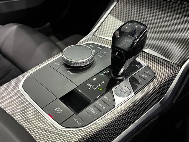 ３シリーズ ３２０ｄ　ｘＤｒｉｖｅツーリング　Ｍスポーツ　ガラスサンルーフ　ハーフレザーシート　パワーリアゲート　ＬＥＤヘッドライト　１８インチアルミホイール　ＡＣＣ　ＥＴＣ（7枚目）