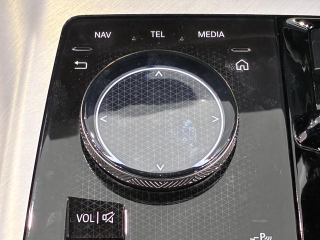 Ｘ３ ２０ｄ　ｘＤｒｉｖｅ　Ｍスポーツ　全国２年保証　レザーシート　フルセグＴＶチューナー　パワーリアゲート　ＬＥＤヘッドライト　１９インチアルミホイール　ＥＴＣ　ＡＣＣ（17枚目）